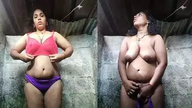 Thick boobs Bengali girl nude in bathroom viral MMS